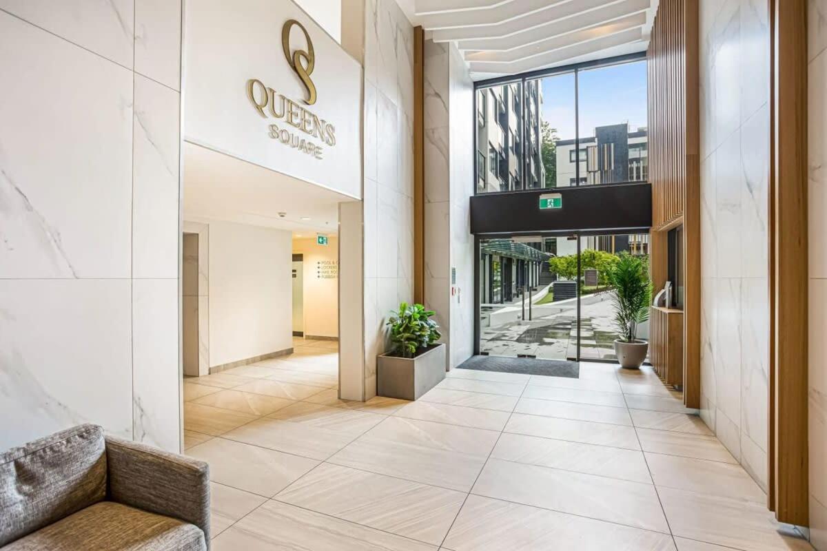 Cosy Two Bedroom Apartment With Balcony Pool And Gym Auckland Exterior photo