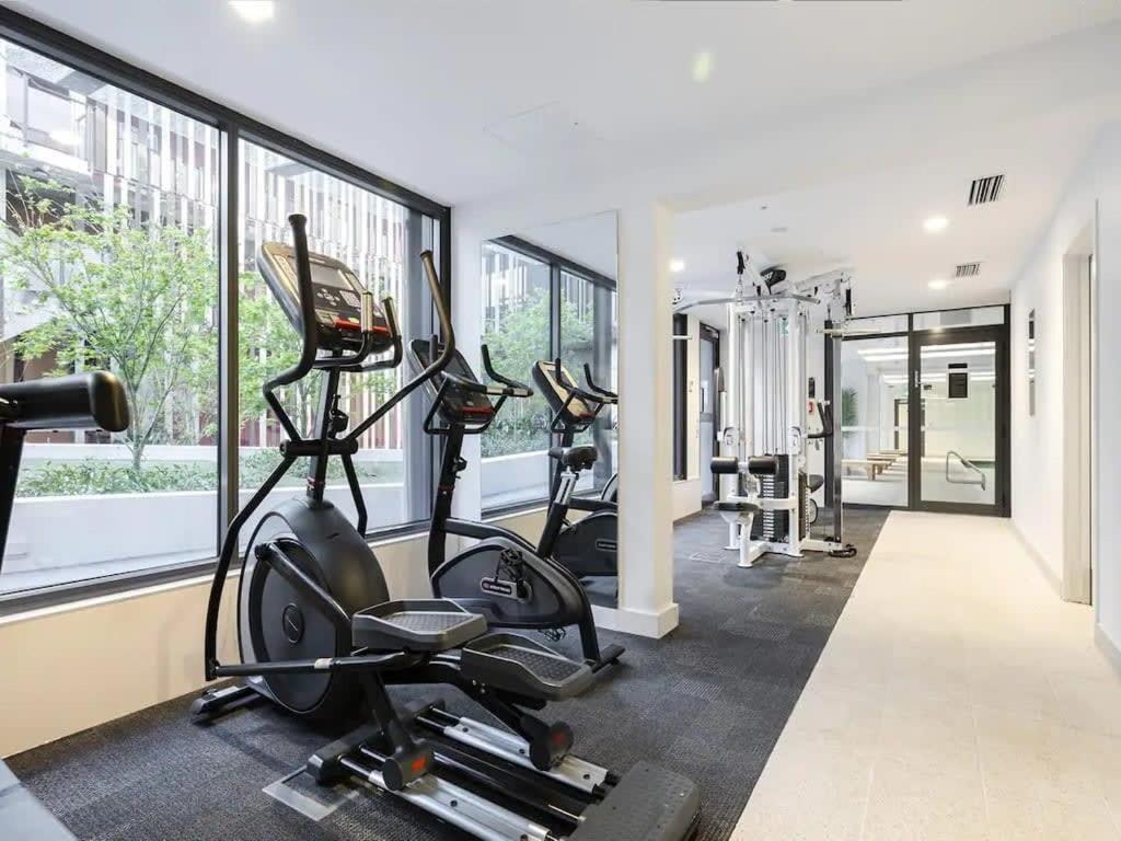 Cosy Two Bedroom Apartment With Balcony Pool And Gym Auckland Exterior photo