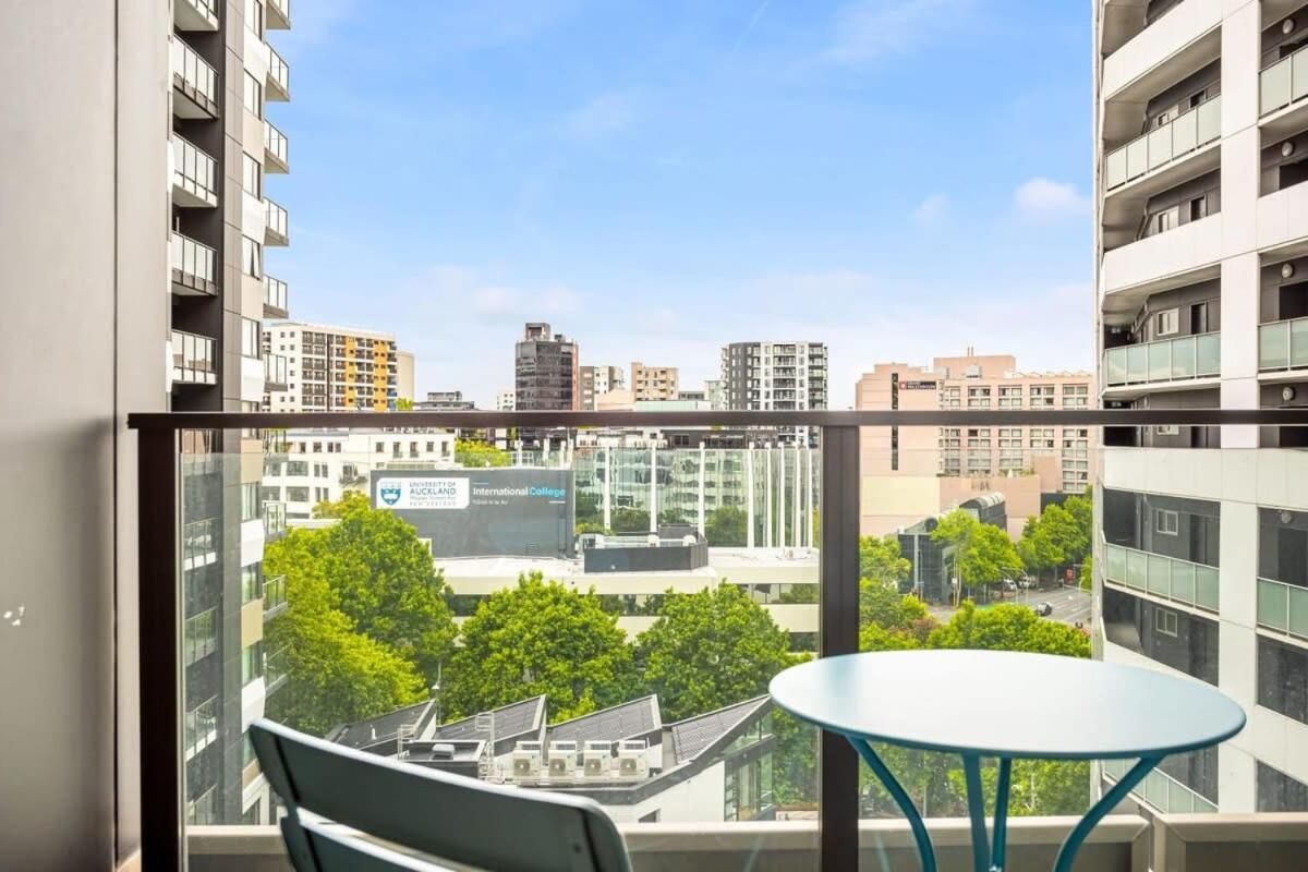 Cosy Two Bedroom Apartment With Balcony Pool And Gym Auckland Exterior photo